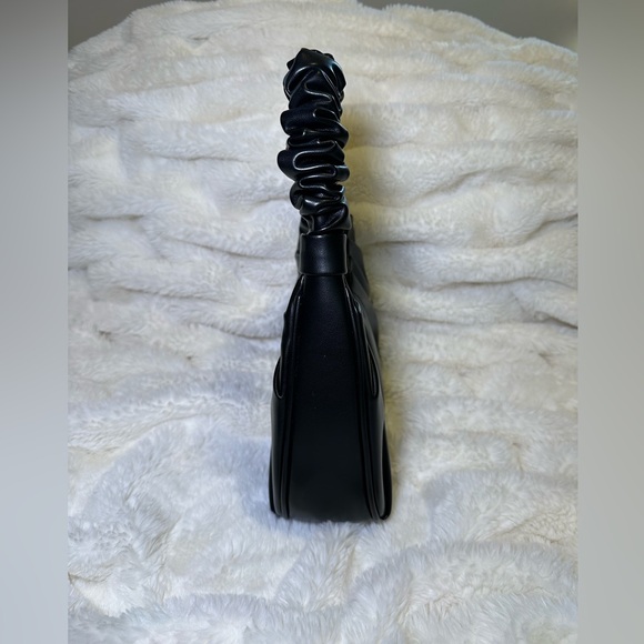 MMS Design Studio Black Ruched Bag - Picture 2 of 6